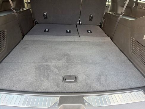 New 2026 Chevrolet Suburban RST image 38