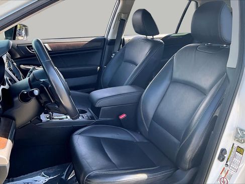 Used 2019 Subaru Outback 2.5i Limited AWD/4WD image 7