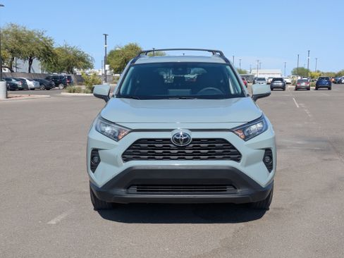 Used 2021 Toyota RAV4 XLE w/ Convenience Package FWD image 7