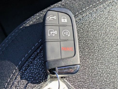 New 2026 RAM ProMaster 2500 w/ Quick Order Package 22G SLT image 24