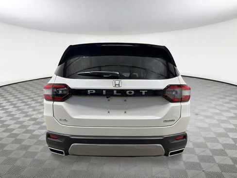 New 2026 Honda Pilot Touring image 5