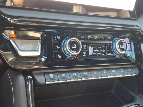 Used 2025 GMC Sierra 2500 AT4X AWD/4WD image 62