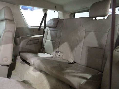 Used 2018 Chevrolet Suburban LT RWD image 24
