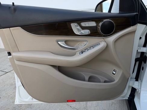 Certified 2021 Mercedes-Benz GLC 300 image 17