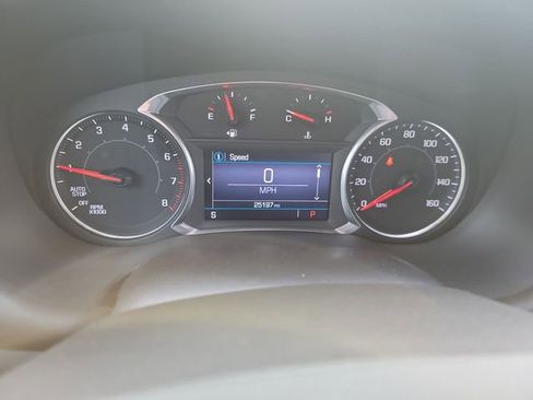 Certified 2022 GMC Acadia SLE w/ Driver Convenience Package image 12