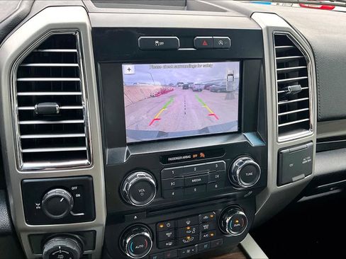 Used 2016 Ford F150 Lariat image 28