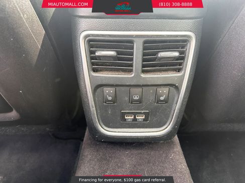 Used 2016 Chrysler 300 C AWD/4WD image 17