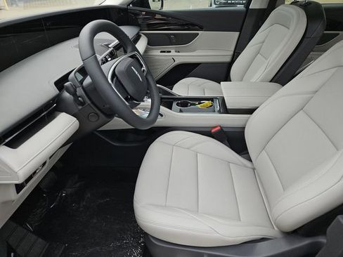 New 2026 Lincoln Nautilus Premier image 21