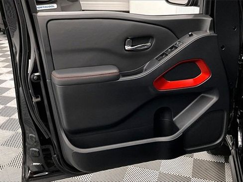 Used 2023 Nissan Frontier PRO-4X w/ Pro Convenience Package image 16