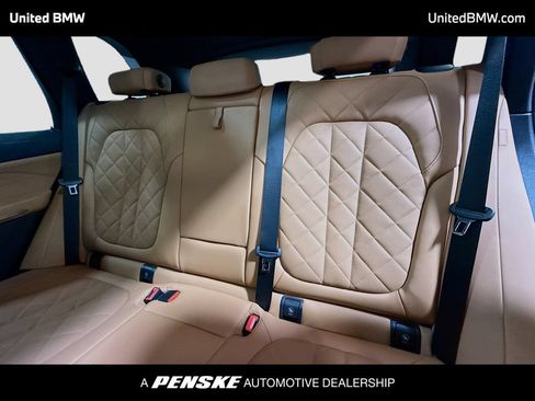 Used 2024 BMW X5 sDrive40i w/ M Sport Package RWD image 13