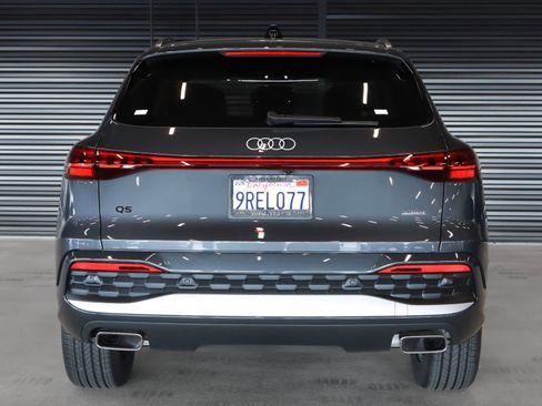 Certified 2025 Audi Q5 Premium w/ Convenience Package image 17
