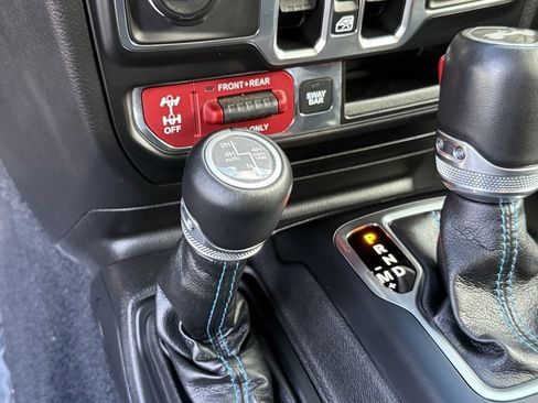 Used 2023 Jeep Wrangler Unlimited Rubicon 4xe image 21