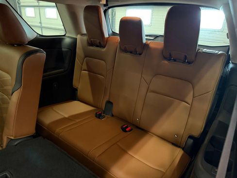 Used 2025 Nissan Pathfinder Platinum w/ Cargo Package image 26