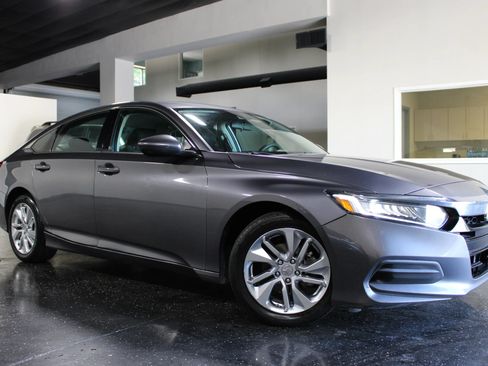 Used 2019 Honda Accord LX image 32