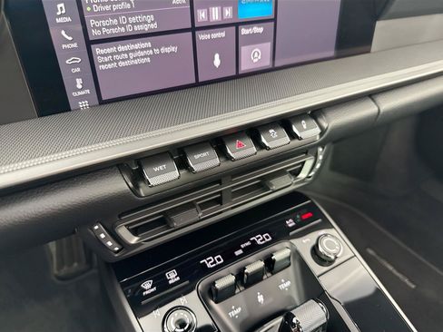 Used 2020 Porsche 911 Carrera RWD image 34
