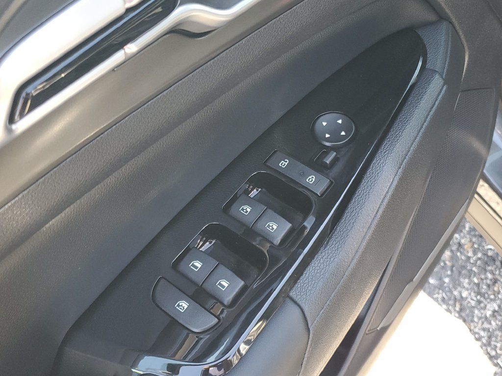 Used 2025 Kia Sportage EX AWD/4WD image 9