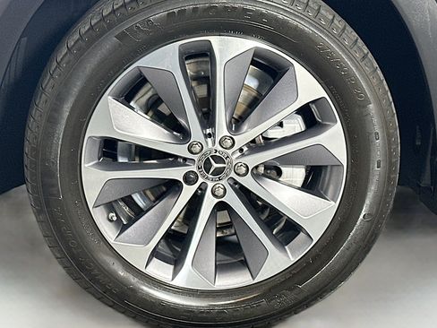 Used 2022 Mercedes-Benz GLE 350 w/ Premium Package image 11