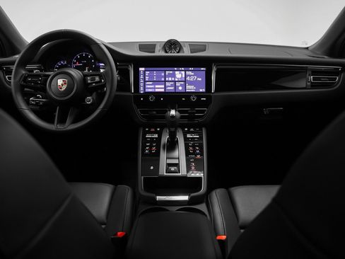 Certified 2026 Porsche Macan AWD/4WD image 34