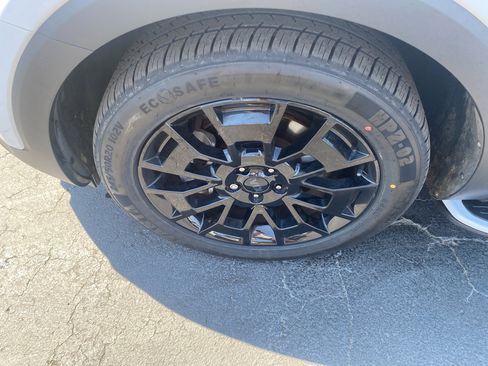 Used 2021 Kia Telluride EX w/ EX Premium Package image 5