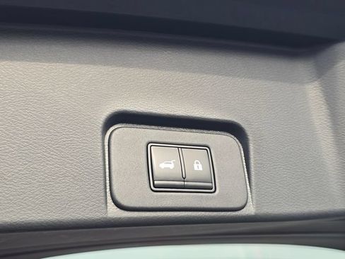 Certified 2021 Nissan Rogue SV w/ Premium Package FWD image 13