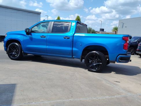Used 2022 Chevrolet Silverado 1500 Custom w/ LPO, Dark Essentials Package RWD image 5