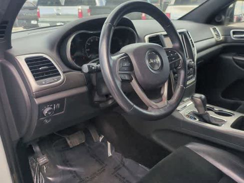 Used 2018 Jeep Grand Cherokee Altitude image 10