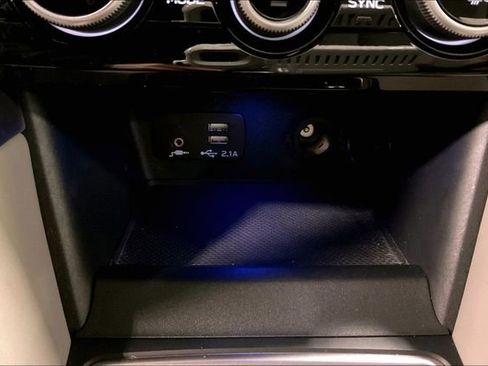 Used 2023 Subaru Forester Limited image 34