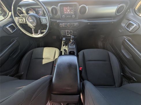 Used 2018 Jeep Wrangler Unlimited Sport S image 31