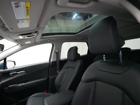 Used 2023 Kia Sportage EX w/ EX Premium Package image 32