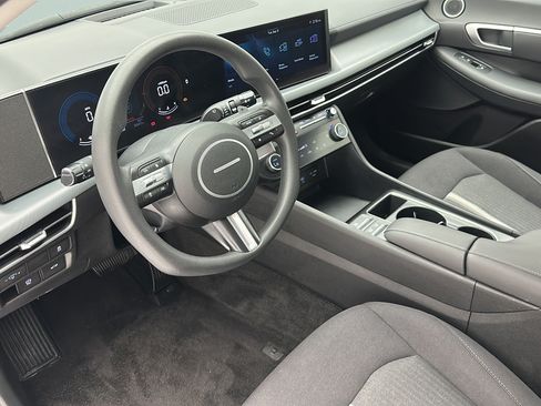 Used 2025 Hyundai Sonata SEL FWD image 12