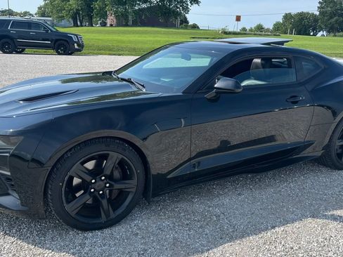 Used 2016 Chevrolet Camaro SS RWD image 7