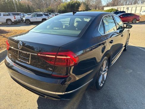 Used 2017 Volkswagen Passat 1.8T R-Line image 7