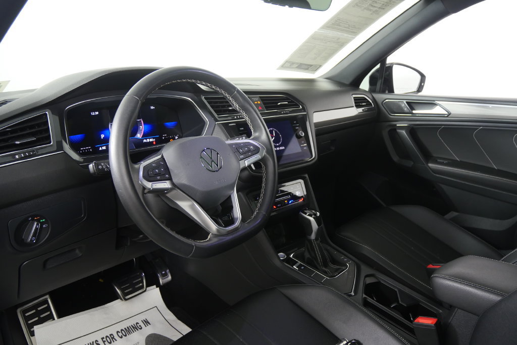 Used 2023 Volkswagen Tiguan SE R-Line FWD image 13