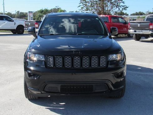 Used 2020 Jeep Grand Cherokee Altitude image 7