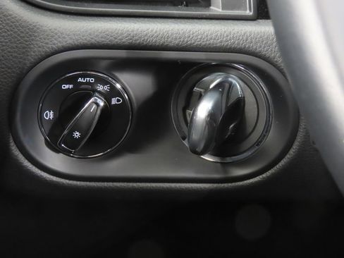 Certified 2026 Porsche Macan AWD/4WD image 23