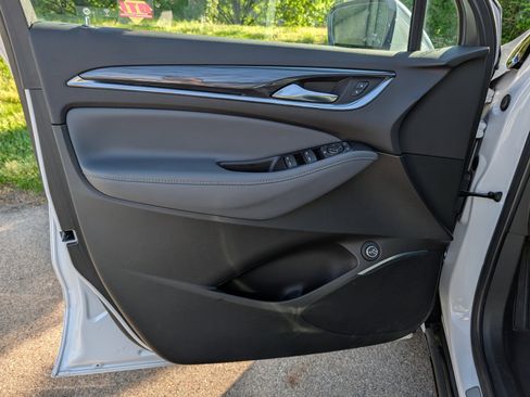 Used 2024 Buick Enclave Essence w/ Sport Touring Edition FWD image 37