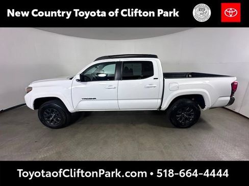 Used 2023 Toyota Tacoma SR5 AWD/4WD image 6
