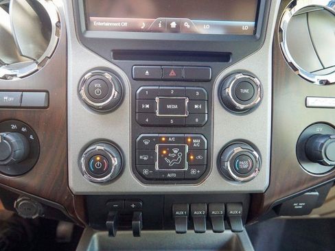 Used 2016 Ford F250 Lariat w/ Snow Plow Prep Package AWD/4WD image 28