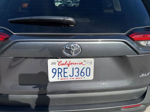 Used 2025 Toyota RAV4 XLE image 10