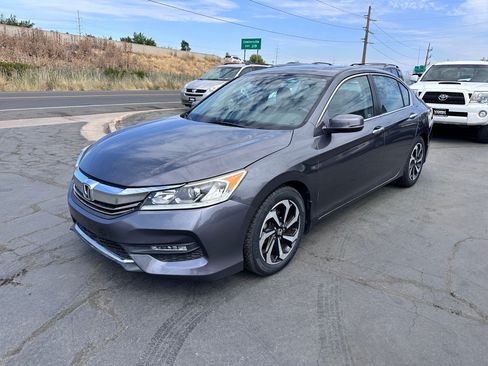 Used 2017 Honda Accord EX-L image 2