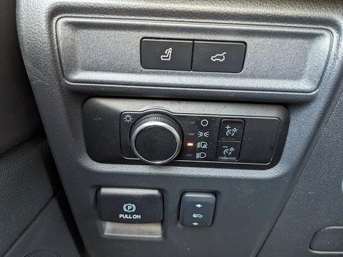 Used 2024 Ford Expedition XLT image 54