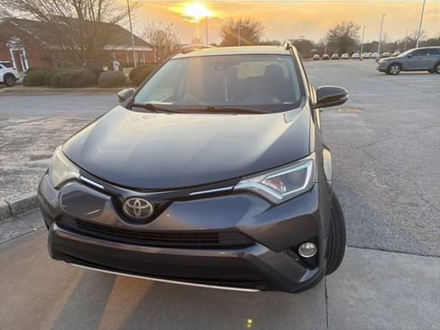 Used 2018 Toyota RAV4 XLE image 12