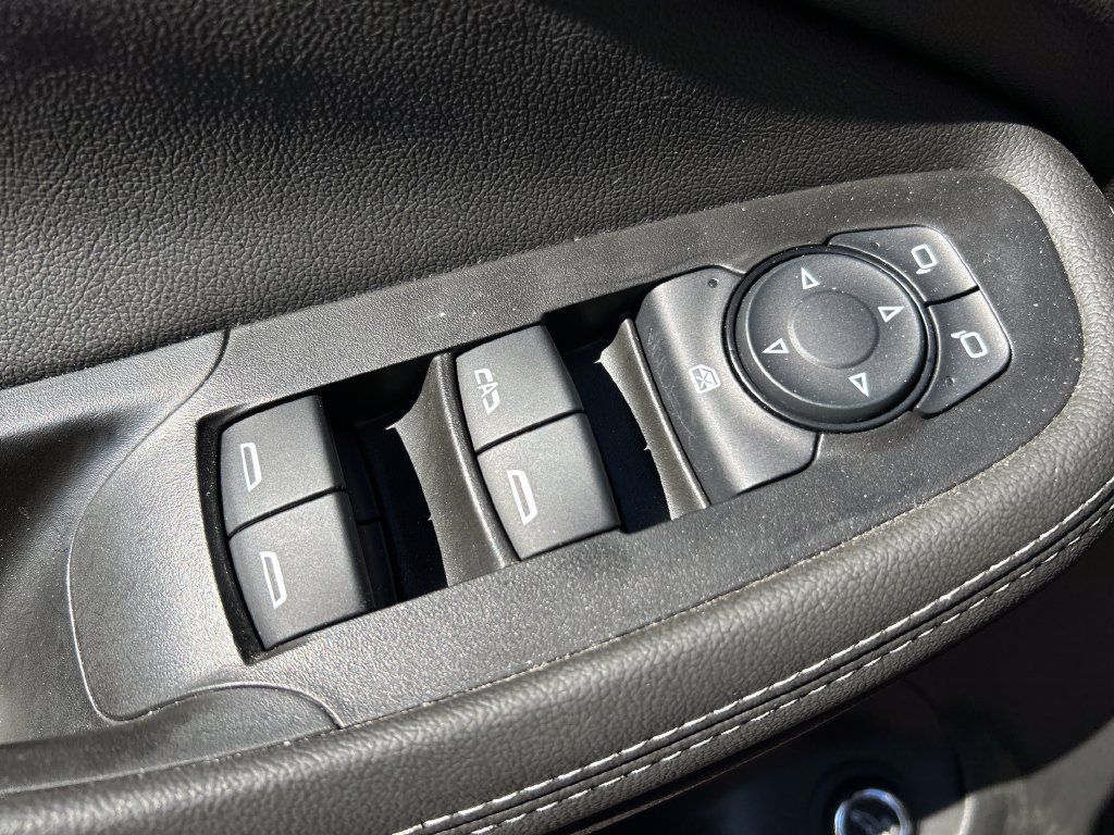 Used 2023 Buick Encore GX Select w/ Sport Touring Package FWD image 10