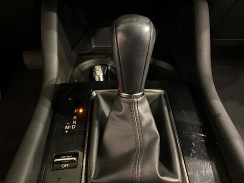 Used 2020 MAZDA MAZDA3 Hatchback w/ Preferred Package image 13