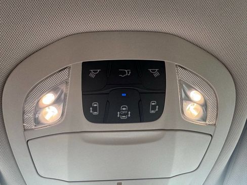 Used 2024 Chrysler Pacifica Touring-L image 29