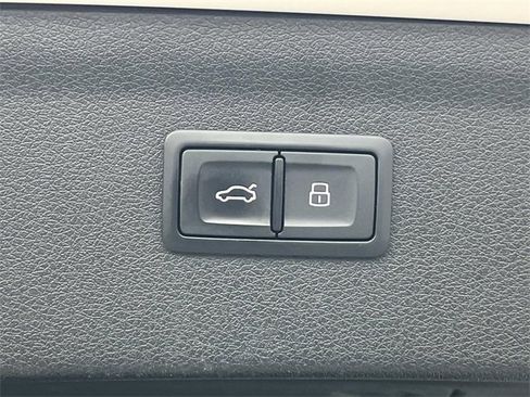 Used 2016 Audi Q3 2.0T Premium Plus w/ Technology Package image 13