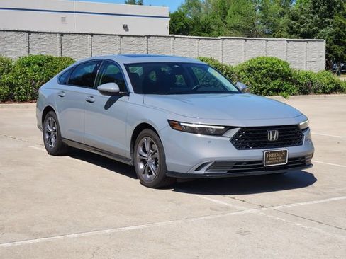 Used 2025 Honda Accord EX-L image 3