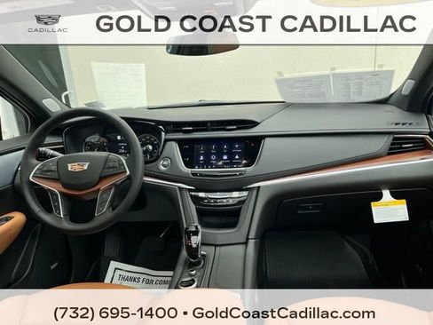 Certified 2025 Cadillac XT5 Premium Luxury w/ LPO, Floor Liner Package AWD/4WD image 9