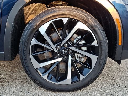 Used 2024 Mitsubishi Outlander SE image 8