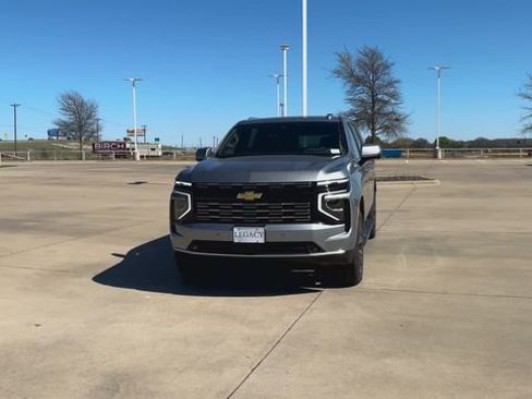New 2026 Chevrolet Suburban High Country RWD image 4